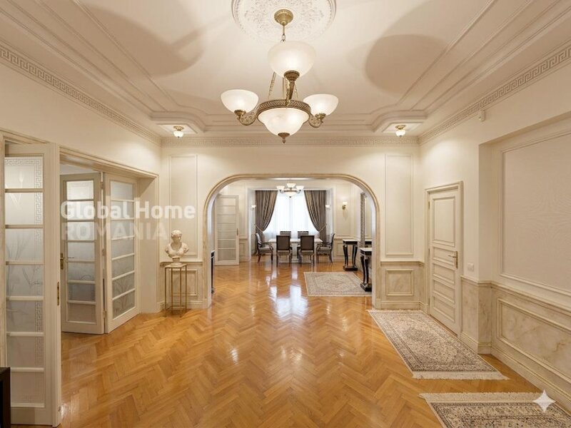 Domenii, Casin, 1 Mai, vila interbelica art deco, 440 mp, teren 566 mp